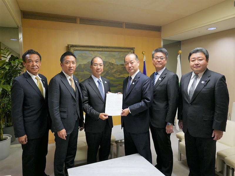 要望書の交付（写真）